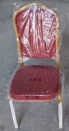 سرير مزدوج كبير وسرير مفرد.