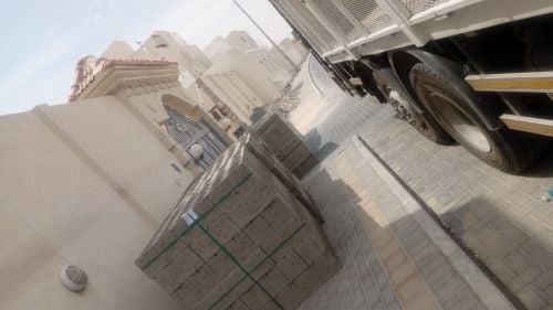 طابوق وانترلوك وكربستون للبيع