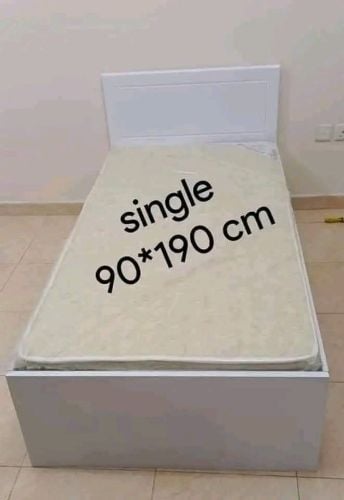 Wooden single bed (new)