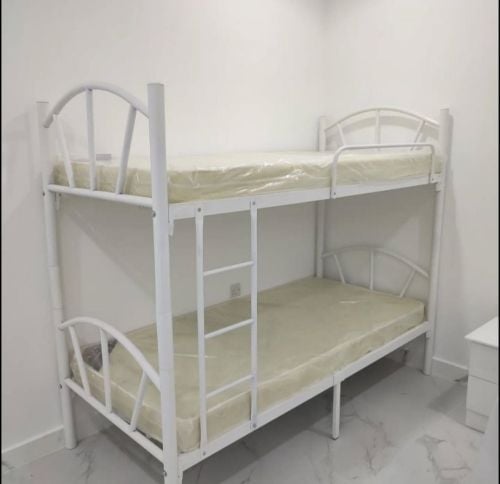 سرير ثابت وسرير بطابقين متاح