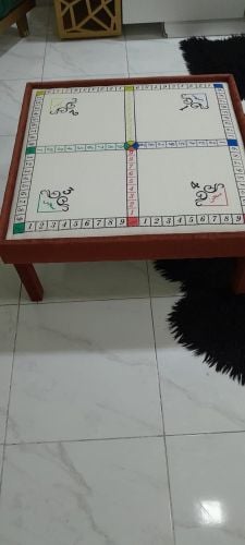 طاوله سجن لعبه