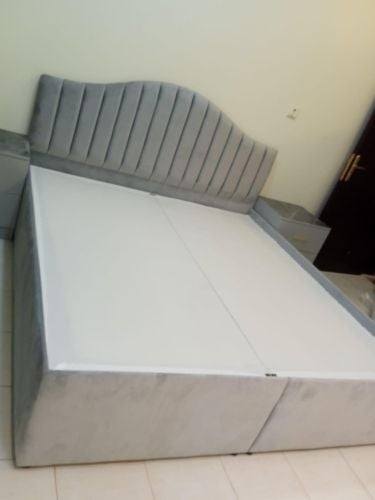 بيع وتصنيع سرير مزدوج.