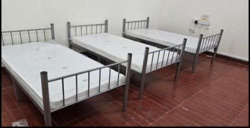 سرير ثابت وسرير بطابقين متاح