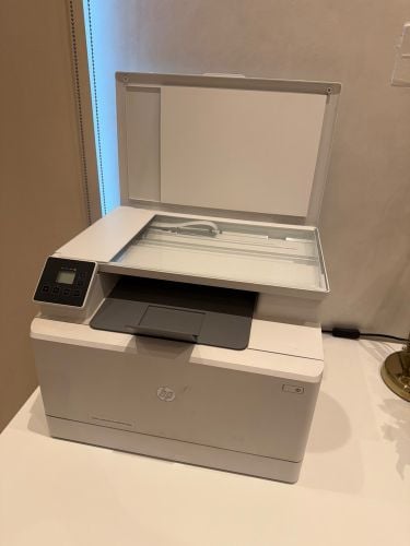 طابعة اتش بي ألوان ليزر 