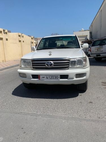 Land cruiser 2002 model 