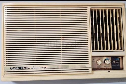 General window AC 2.5 ton.