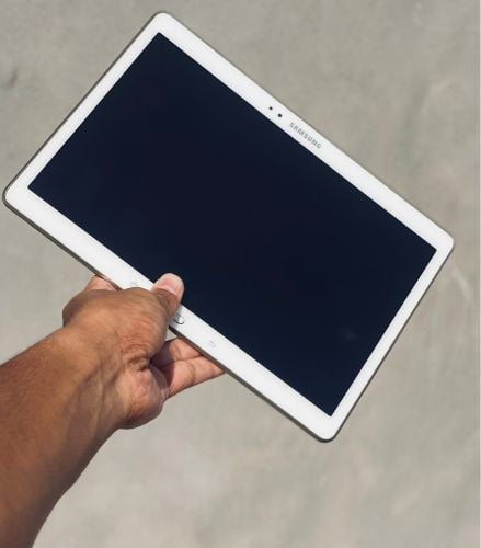 SAMSUNG TAB GOLD 16gb WithCharger