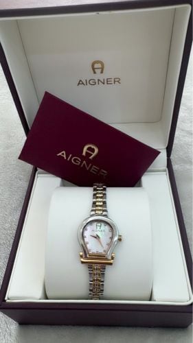 Aigner hand watch 