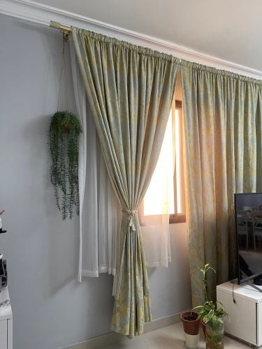 curtains 