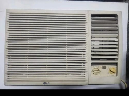 AC FOR SAIE good. Window. 15'. TO