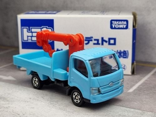 TOMICA HINO TRUCK WITH CRANE