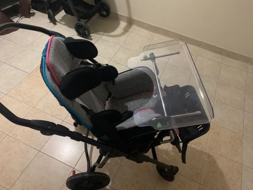 كرسي متحرك للاطفال