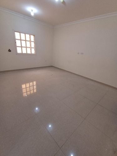 للإيجار في الوكرة مع شهر فري 3 غر