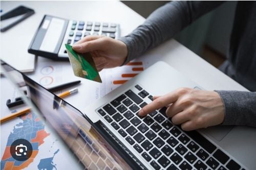 ترجمة البيانات المالية والعقود