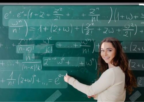 معلمة رياضيات ولغة عربية 
