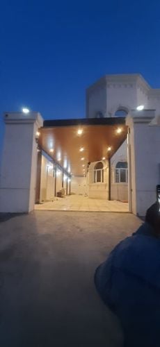 المظلات والسواتر الحديثه