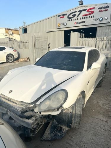 بورش باناميرا 