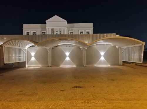 نقوم بعمل جميع المظلات والسواتر