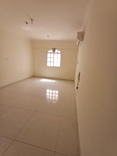 للإيجار في الوكرة مع شهر فري 3 غر