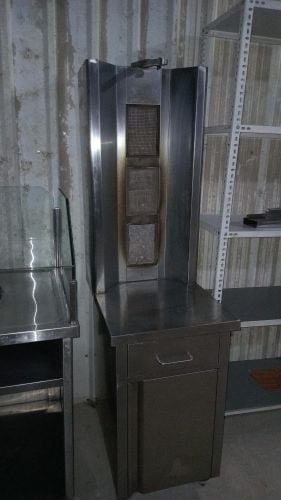 chawarma machine with table