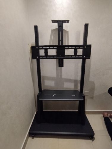 Big tv stand with wheels
