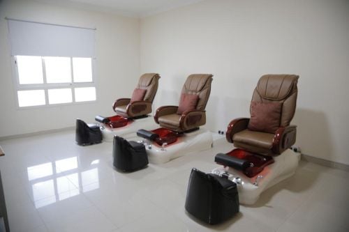 كرسي مساج و سبا للباديكور 