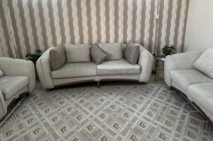 طقم كنب للبيع بحالة ممتازة