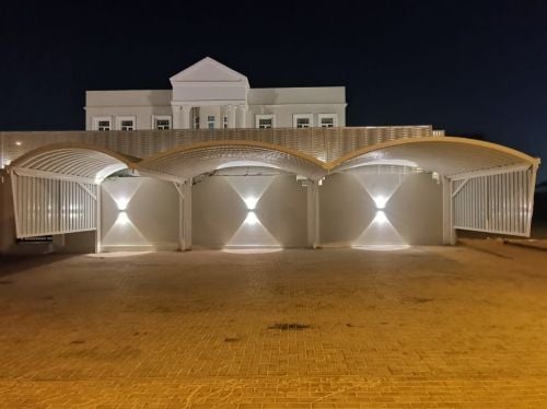 مظلات وسواتر