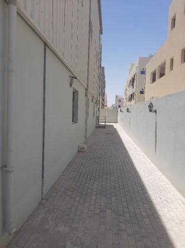 1000 sqm store+8 rooms Birkath