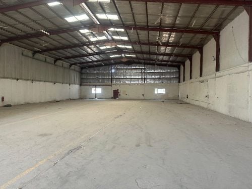 1000 SQM STORE and 13 Rooms