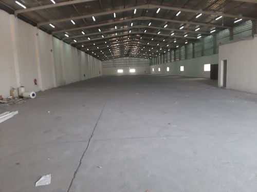 4000 Sqm store+19 rooms in old IN