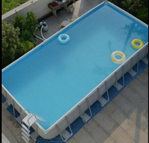 المسبح مستطيل