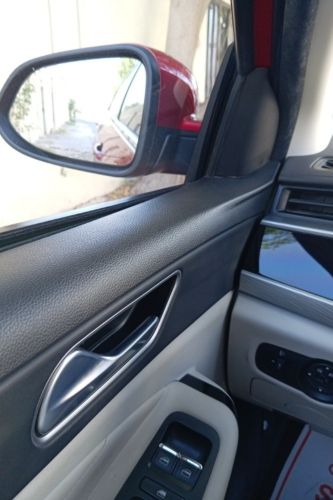 توصيل هدايا وموظفين وطلاب