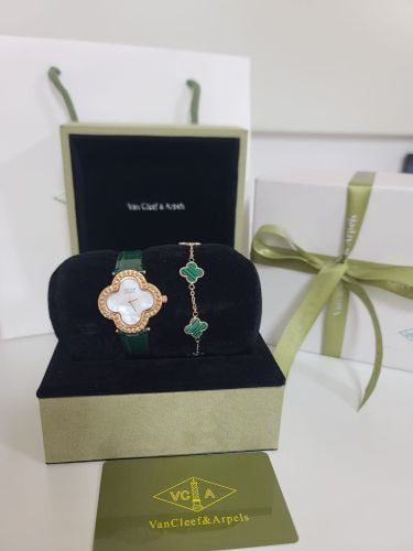 ساعة وسواره فإن كليف