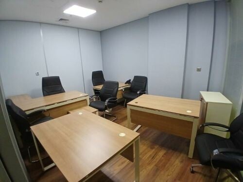 مكاتب للإيجار بمنطقة لوسيل.