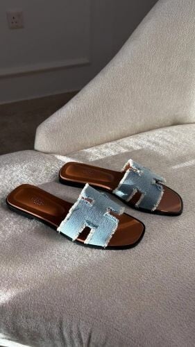 Hermes Oran Sandal Bleu Clair
900