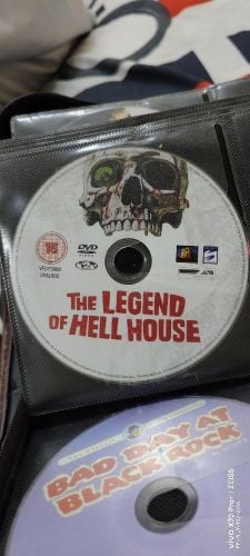 مكتبة كاملة اكتر من الف اسطوانة