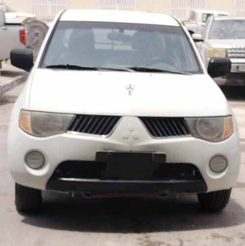 Mitsubishi Diesel Pickup 2011Good