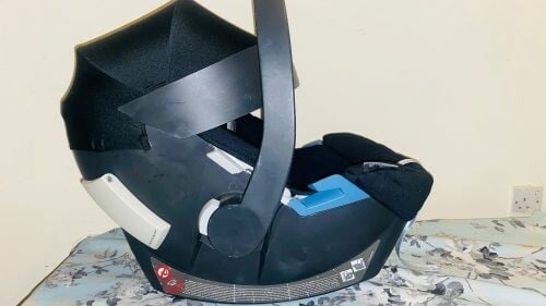 كرسي سيارة وحامل اطفال شبة جديد