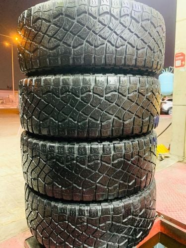 325/65R18