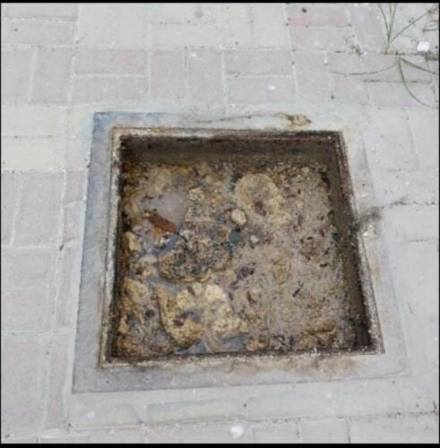 متخصصون في تسليك الصرف الصحي