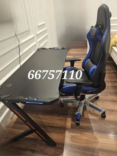 gaming chair and Table