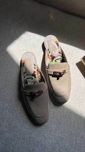 Hermes Oz Mule Beige
900