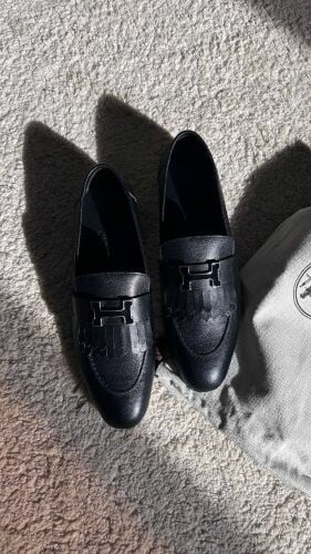 Hermes Paris loafer
1200