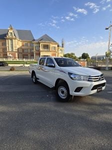 Toyota Hilux model 2025 4x4