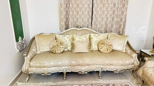 furniture moving close cars