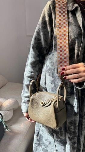 Hermes Lindy Mini Bag
3800