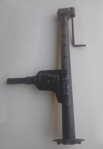 Mercedes Car's Jack