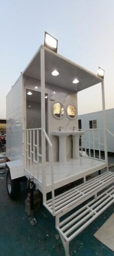Caravan Cabin, kitchen & toilet