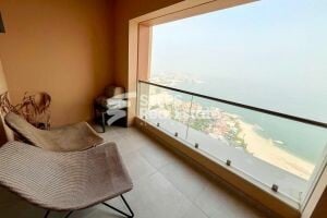 Stunning Studio with Balcony